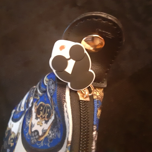 Alice & Olivia Duffle Bag - Picture 14 of 14